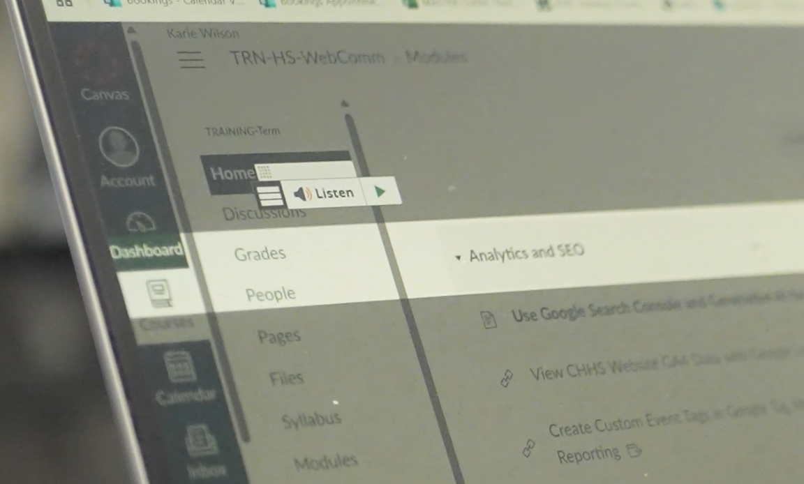 User utilizing a screen reader technology on a computer